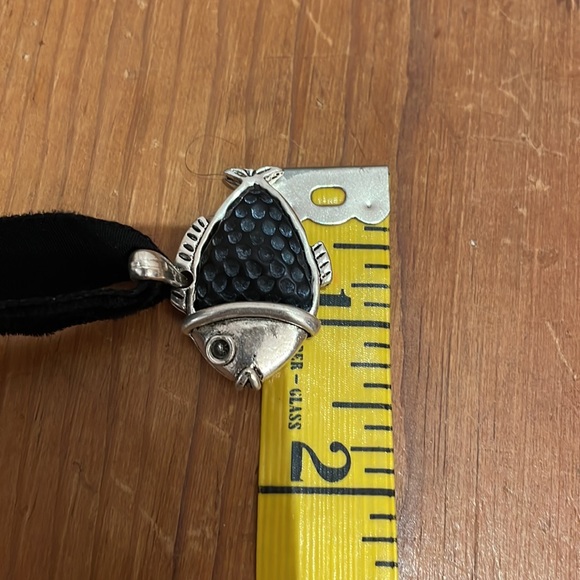 Vintage Lika Paris, Fish 🐟 Pendant (1980s), necklace, velvet choker - Picture 7 of 8